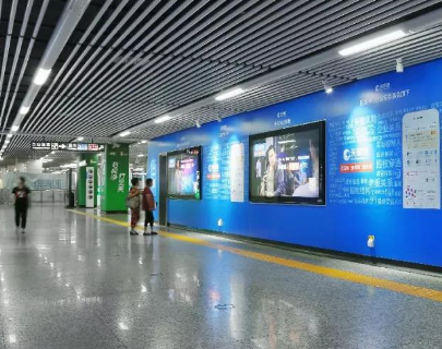 地鐵站不同區(qū)域?qū)κ覂?nèi)全彩led顯示屏要求有哪些？